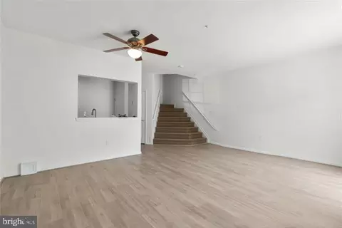 Living - 2002 Cramer Point Ct, Odenton, MD 21113 photo 2 of 4