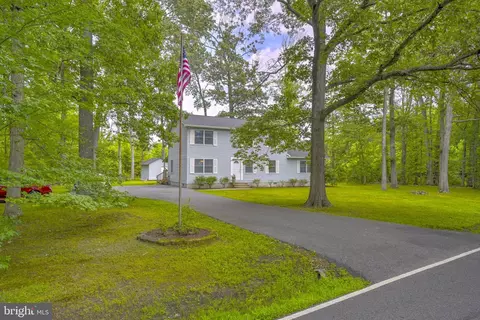 718 Mimosa Cove Rd, Deale, MD 20751