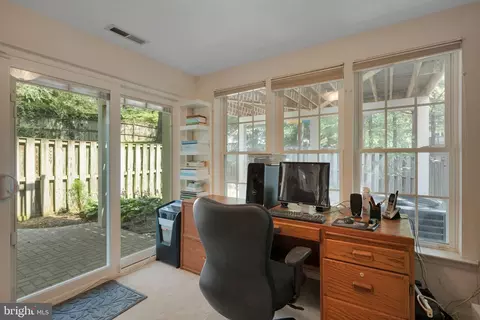 1219 Birchleaf Ct, Crofton, MD 21114 photo 4
