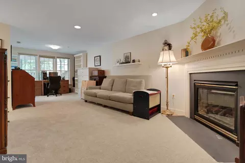 1219 Birchleaf Ct, Crofton, MD 21114 photo 3