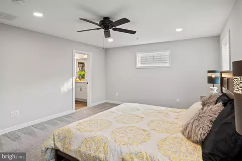 Bedroom - 1629 Chesapeake Ln, Edgewater, MD 21037 photo 2 of 7