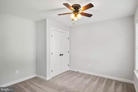 Bedroom - 1629 Chesapeake Ln, Edgewater, MD 21037 photo 4 of 7