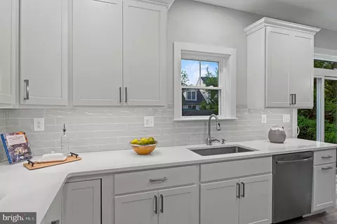 Kitchen - 1629 Chesapeake Ln, Edgewater, MD 21037 photo 3 of 3