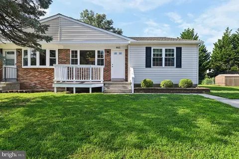 903 220th St, Pasadena, MD 21122