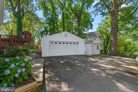 Exterior - 1746 Tacoma Rd, Edgewater, MD 21037 photo 7 of 9