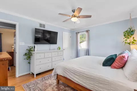 Bedroom - 1746 Tacoma Rd, Edgewater, MD 21037 photo 4 of 10
