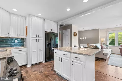 Kitchen - 1746 Tacoma Rd, Edgewater, MD 21037 photo 4 of 5