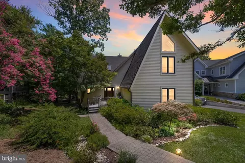 527 Lee Cir, Annapolis, MD 21403