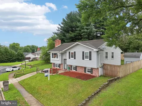 1321 Craghill Ct, Hanover, MD 21076 photo 3