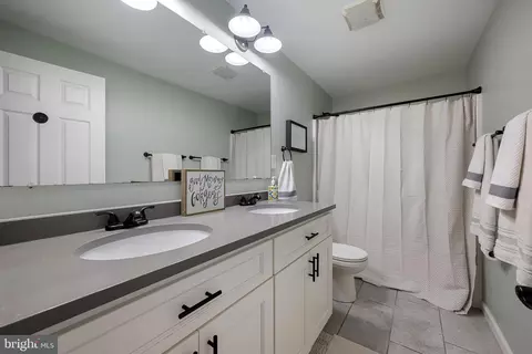 Bath - 2039 Kurtz Ave, Pasadena, MD 21122 photo 2 of 5