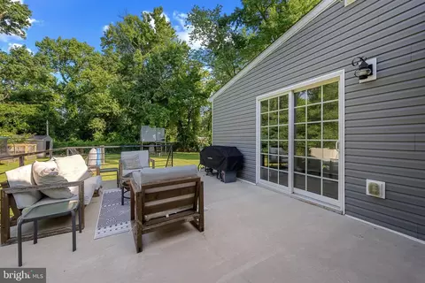 Exterior - 2039 Kurtz Ave, Pasadena, MD 21122 photo 2 of 6
