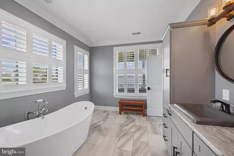 Bath - 993 Magothy Ave, Arnold, MD 21012 photo 2 of 3