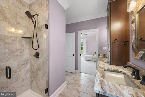 Bath - 993 Magothy Ave, Arnold, MD 21012 photo 3 of 3