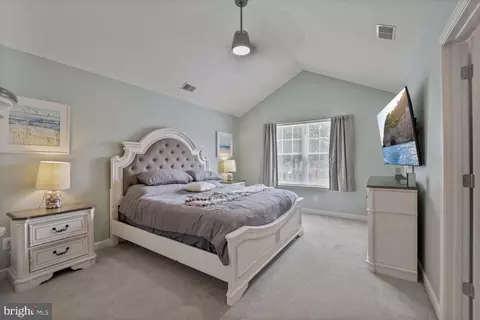 Bedroom - 214 Poplar Ave, Edgewater, MD 21037 photo 1 of 4