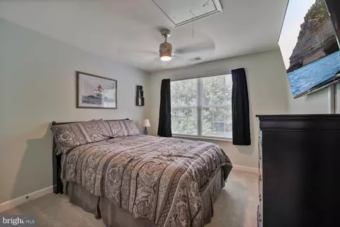 Bedroom - 214 Poplar Ave, Edgewater, MD 21037 photo 3 of 4