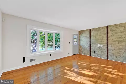 208 Magothy Beach Rd, Pasadena, MD 21122 photo 6