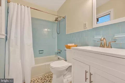 208 Magothy Beach Rd, Pasadena, MD 21122 photo 20