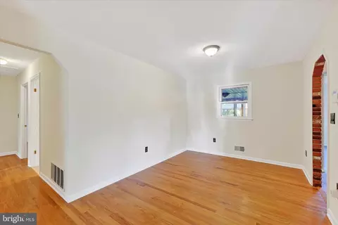 208 Magothy Beach Rd, Pasadena, MD 21122 photo 12