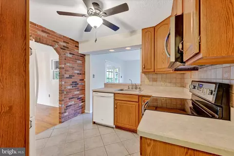 208 Magothy Beach Rd, Pasadena, MD 21122 photo 7