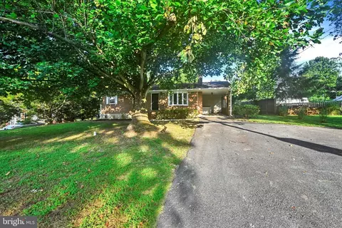 208 Magothy Beach Rd, Pasadena, MD 21122 photo 2
