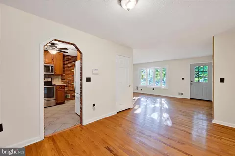 208 Magothy Beach Rd, Pasadena, MD 21122 photo 10