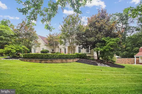 Exterior - 717 Sonne Dr, Annapolis, MD 21401 photo 3 of 11