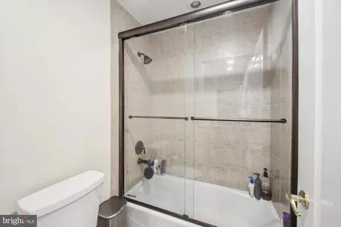 Bath - 717 Sonne Dr, Annapolis, MD 21401 photo 6 of 8