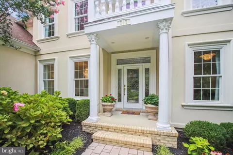 Exterior - 717 Sonne Dr, Annapolis, MD 21401 photo 2 of 11