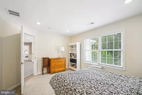 Bedroom - 717 Sonne Dr, Annapolis, MD 21401 photo 6 of 10
