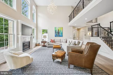 Living - 717 Sonne Dr, Annapolis, MD 21401 photo 2 of 2