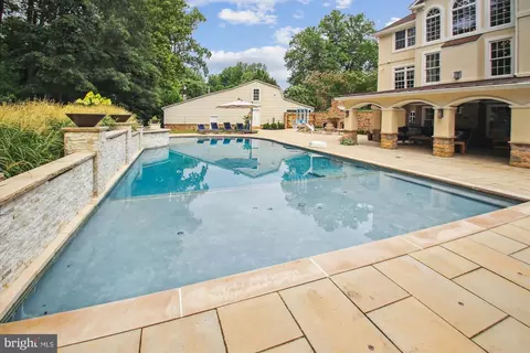 Exterior - 717 Sonne Dr, Annapolis, MD 21401 photo 9 of 11