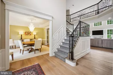 Entry Way - 717 Sonne Dr, Annapolis, MD 21401 photo 2 of 12