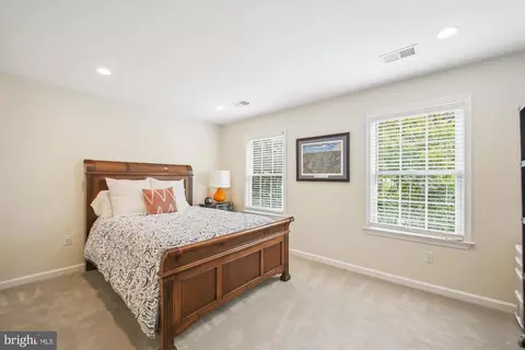 Bedroom - 717 Sonne Dr, Annapolis, MD 21401 photo 8 of 10