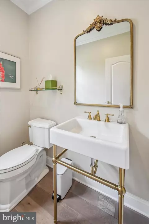 Bath - 717 Sonne Dr, Annapolis, MD 21401 photo 2 of 8