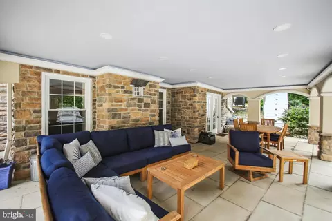 Exterior - 717 Sonne Dr, Annapolis, MD 21401 photo 5 of 11