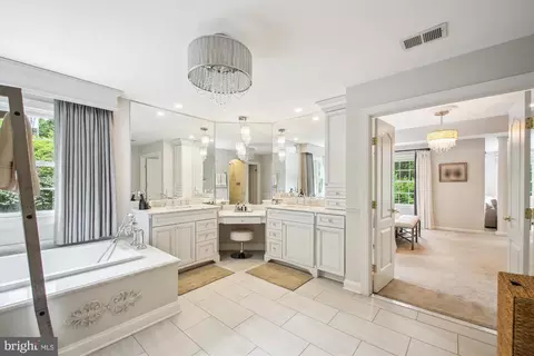 Bath - 717 Sonne Dr, Annapolis, MD 21401 photo 3 of 8