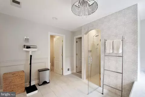 Bath - 717 Sonne Dr, Annapolis, MD 21401 photo 4 of 8