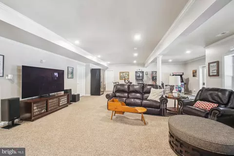 Entry Way - 717 Sonne Dr, Annapolis, MD 21401 photo 10 of 12