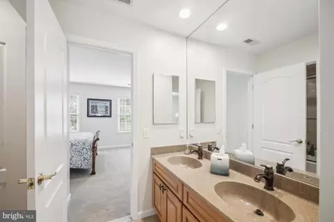Entry Way - 717 Sonne Dr, Annapolis, MD 21401 photo 8 of 12