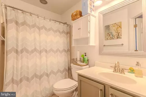 Bath - 191 Pinecove Ave, Odenton, MD 21113 photo 2 of 4