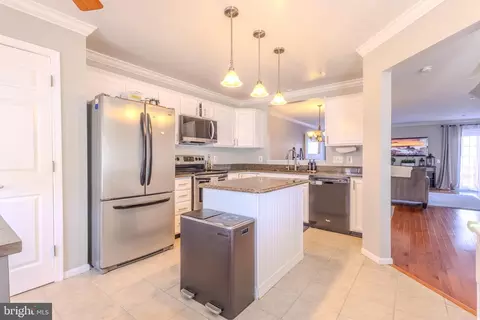 Kitchen - 191 Pinecove Ave, Odenton, MD 21113 photo 2 of 3