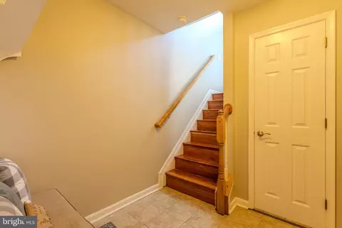 Entry Way - 191 Pinecove Ave, Odenton, MD 21113 photo 5 of 6