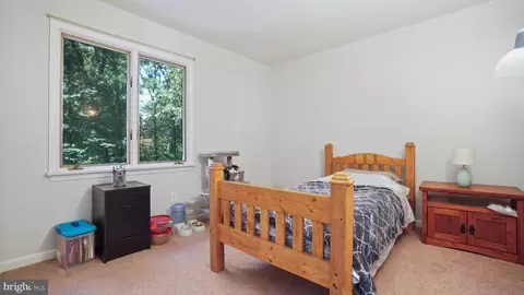 Bedroom - 623 Drain Dr, Pasadena, MD 21122 photo 4 of 6