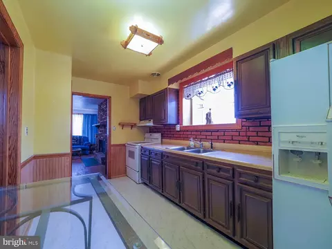 238 Wanda Rd, Pasadena, MD 21122 photo 7