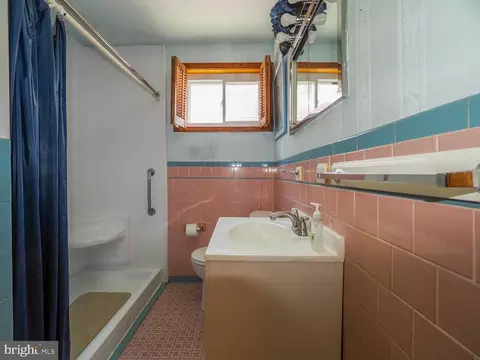 238 Wanda Rd, Pasadena, MD 21122 photo 18