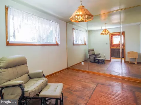 238 Wanda Rd, Pasadena, MD 21122 photo 13