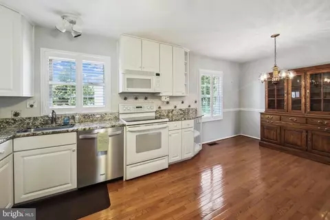 Kitchen - 967 Fall Circle Way, Gambrills, MD 21054 photo 2 of 3
