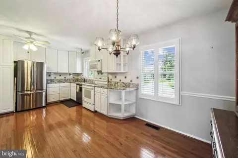 Kitchen - 967 Fall Circle Way, Gambrills, MD 21054 photo 3 of 3