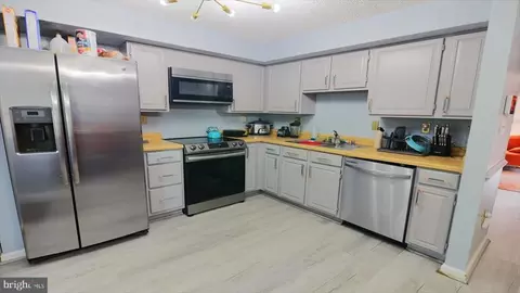 3599 Laurel View Ct, Laurel, MD 20724 photo 5