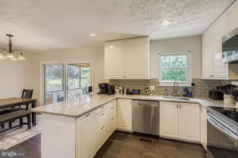 Kitchen - 7948 Cobbler Ln, Pasadena, MD 21122 photo 2 of 3